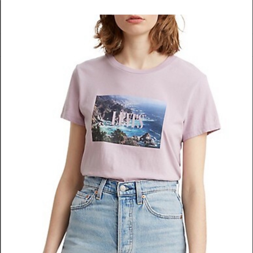 Levi’s retro logo tee